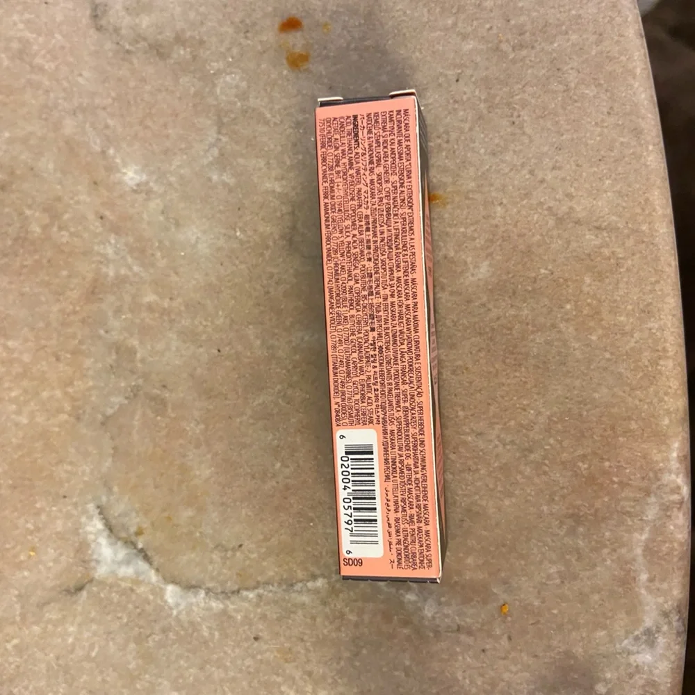 NIB Benefit Roller Lash in Black